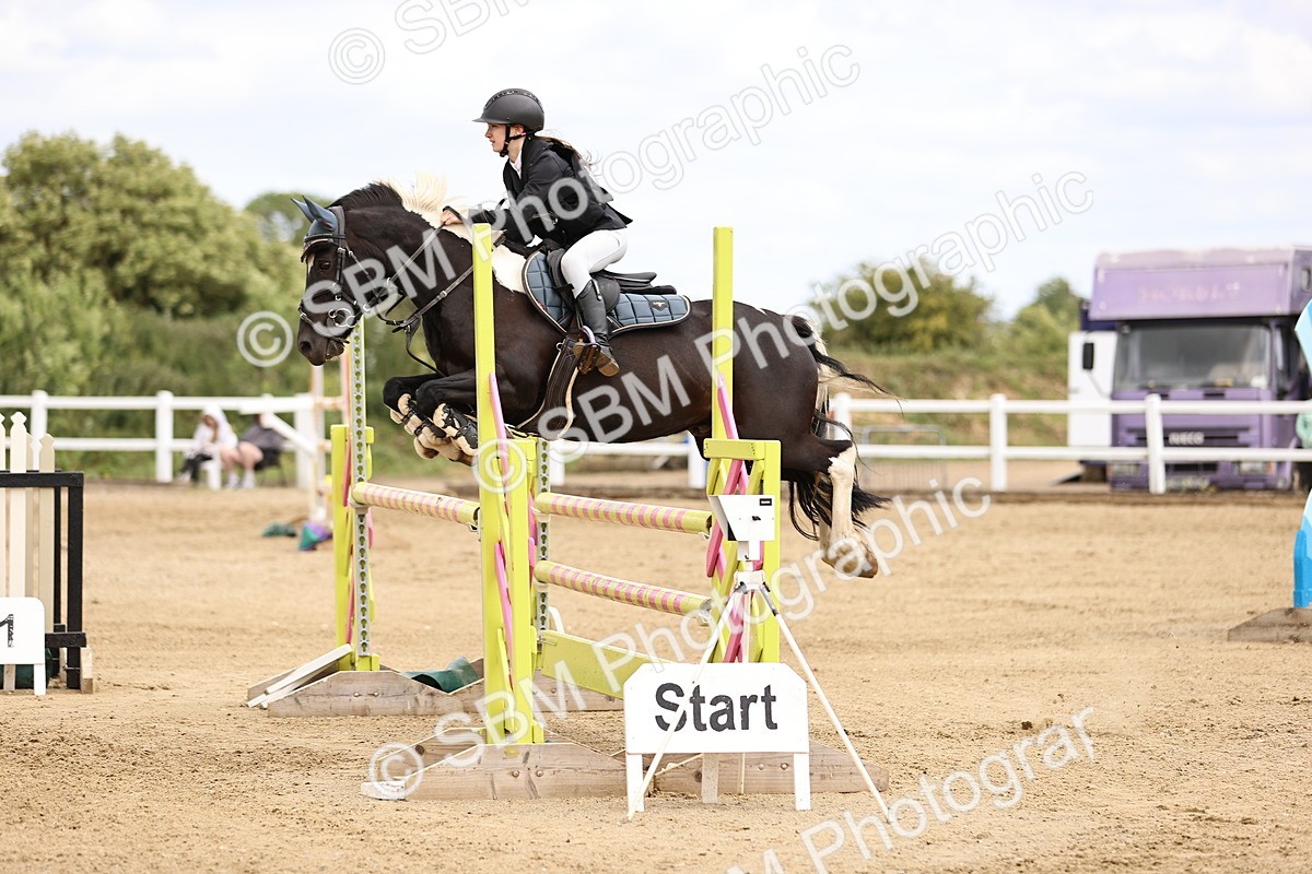 SBM_000340 - Class 4 - 1m showjumping