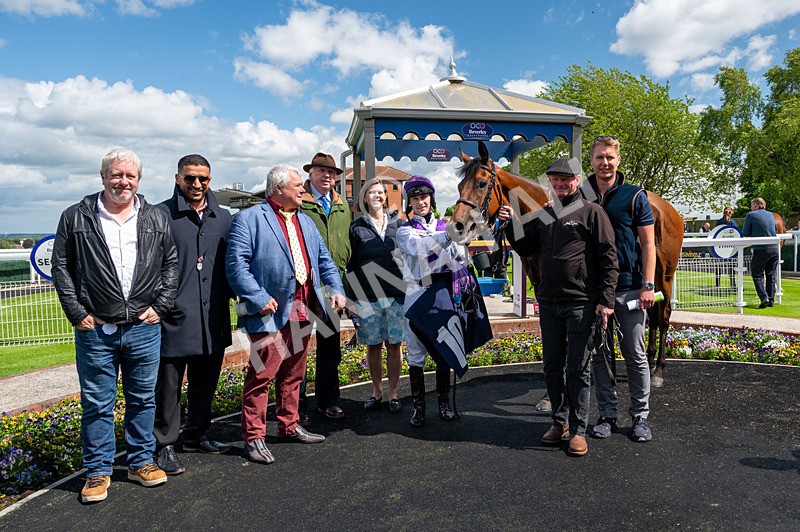 290524-Race 3-Puella Law-1944 - Race 3