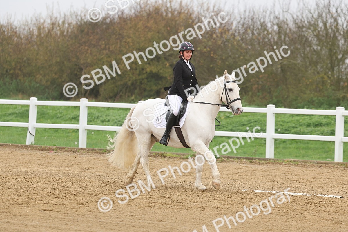 SBM_002063 - Class 5 - Novice 27