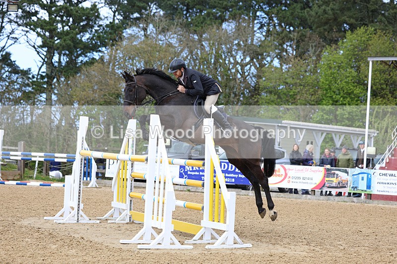 3E7A2476 - Class 9: Senior 1.30m open