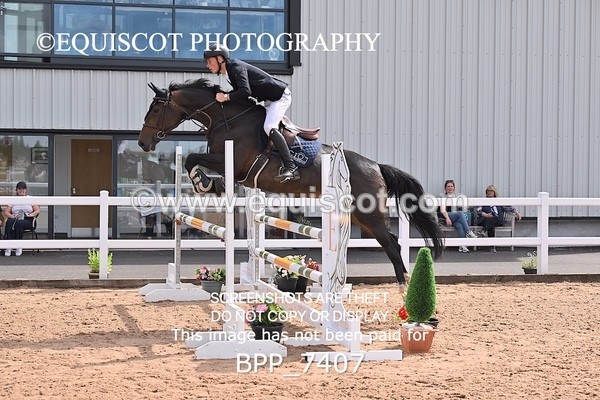 BPP_7407 - CLASS 15 FRI Senior 1.05m Open