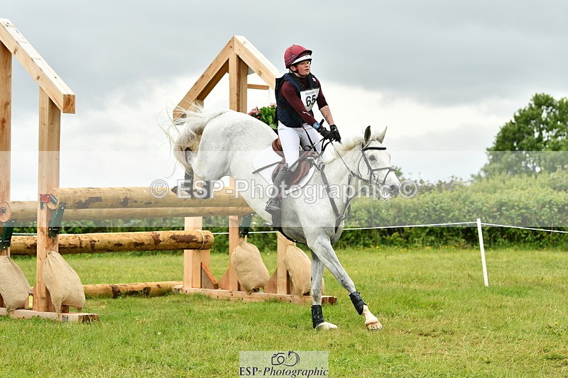 250524A-104927-09220 - A-065-Beatrice.Montgomerie-JAG.WOMANIZER.LADY