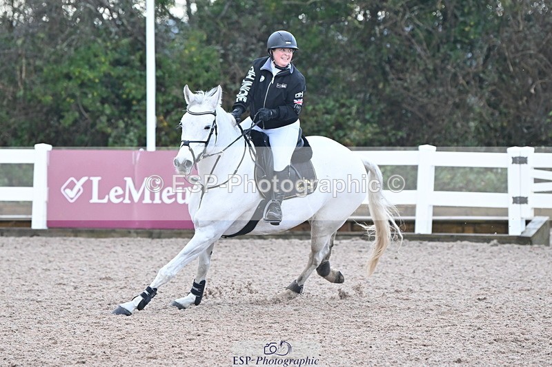 231210A-122711-02437 - Cls 19 Snr 1.05m Open