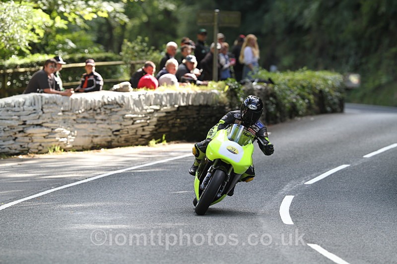 FOM_1032 - Classic TT Lap of honour