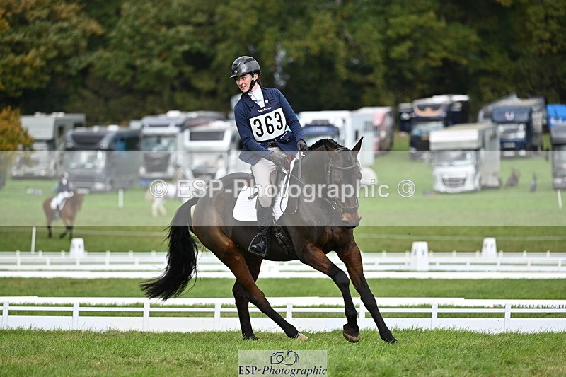 251024A-133921-12194 - D-363-Florrie.Ball