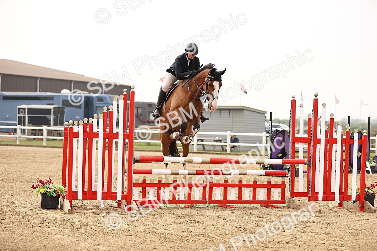  - Class 15 - Senior British novice - 90cm