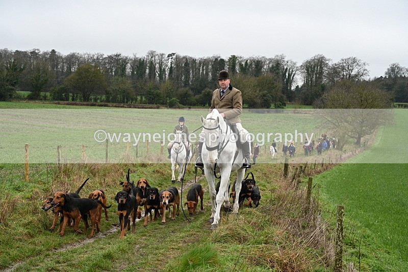 WJ7_9431 - Walk out..