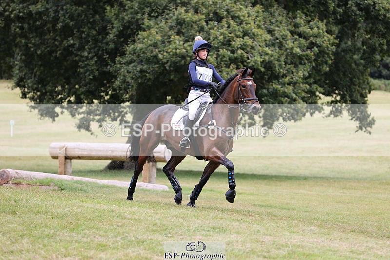 240825X-162019-36468 - 80cm XC 15.30 to 16.30