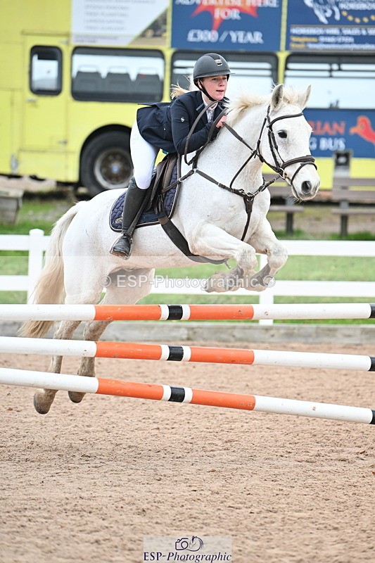 231119A-114244-05487 - Sun Cls 5 Newcomers & 1m Open