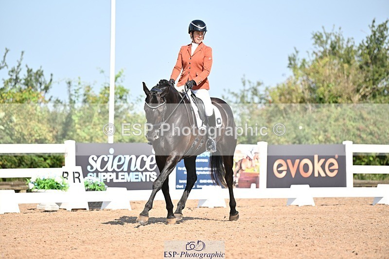 250816-102417-03124 - 118-Charlotte.DickerDevaldi's.Kiss