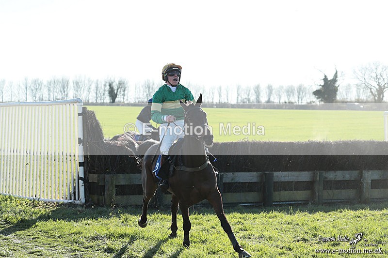 PtP 210326 1059 - VWH Cirencester Races 21/03/26