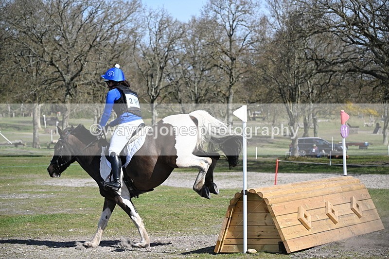 WJ6_2703 - Time 11:00 to 11:24