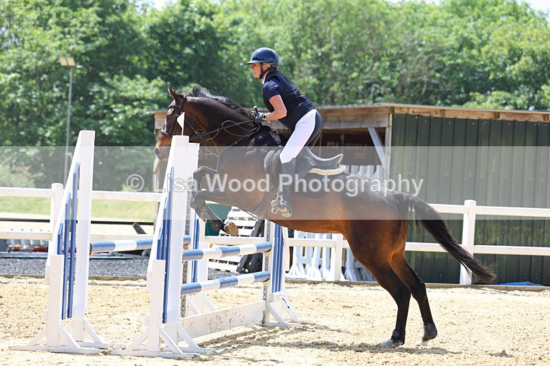 3E7A0146 - Class 9: Senior BN/90cm open