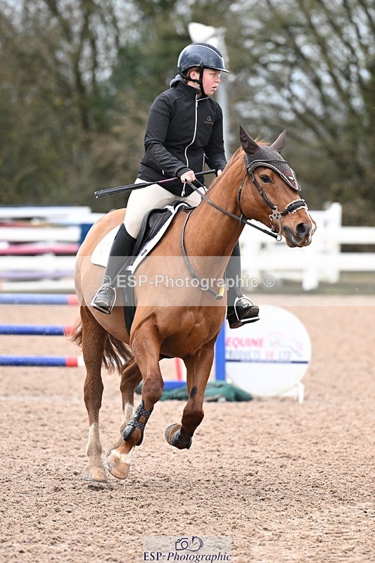 251205-100817-00143 - Cls 2 Snr British Novice and 90cm