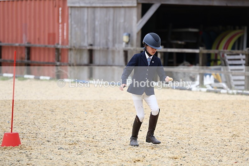 3E7A0087 - Egg and Spoon