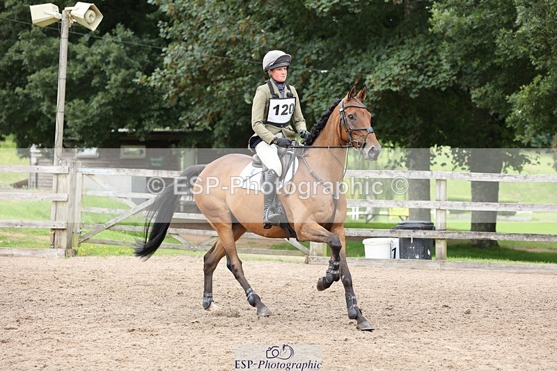 240803-112725-02313 - 120-Rosie_Bradley-Hole-BROADSTRUTHER