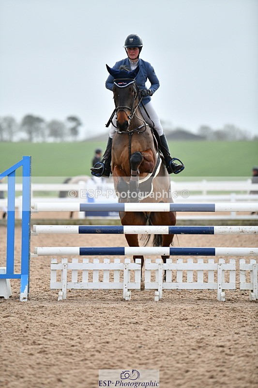 240124A-123937-00500 - Cls 3 Newcomers & 1.10m Open