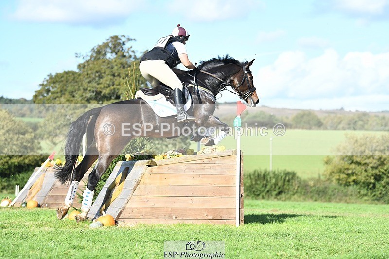 231022-123313-28599 - 317-THREEROCKS.PEGGY.BAWN-Harriet.Dickin-XC