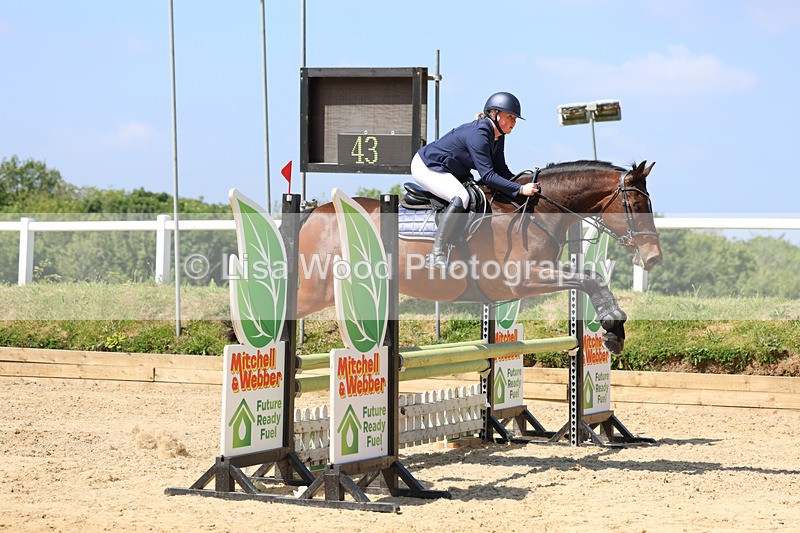 3E7A9653 - Class 8: Senior 80cm