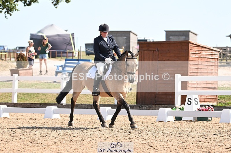 250816-111304-03557 - 082-Sarah.DavisWinston.Classic.Gold