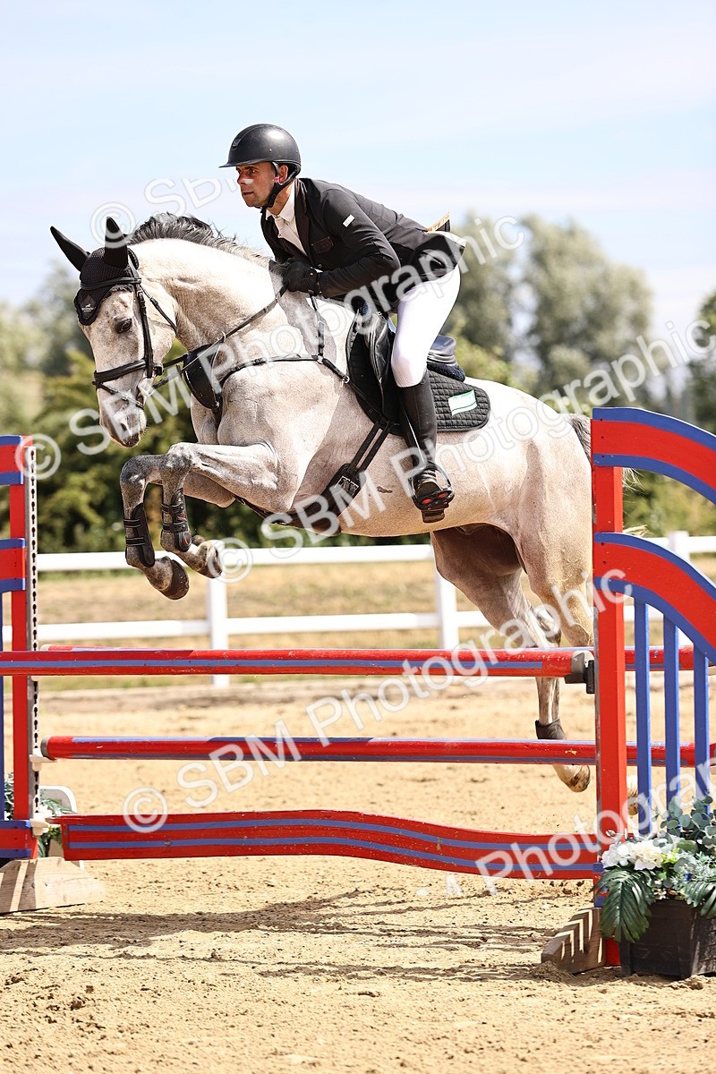 SBM_009879 - Class 8 - Senior Newcomers - 1.10  Open