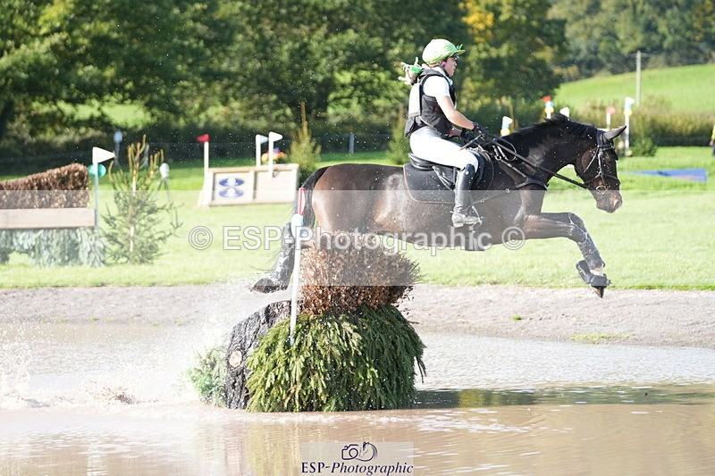 251024A-131323-11019 - B-148-Tarka.Abraham