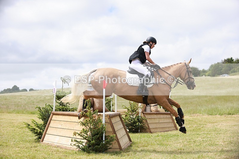 240630X-121232-6037 - 365-Emily_Banfield-CHAMPAGNE_PLEASE