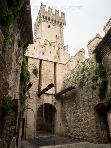 Sirmione - castle-7 - Lake Garda, Verona and Venice