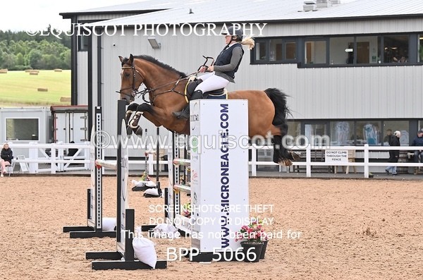 BPP_5066 - CLASS 7 THURS Redpost Equestrian Senior Foxhunter/1.20m Open
