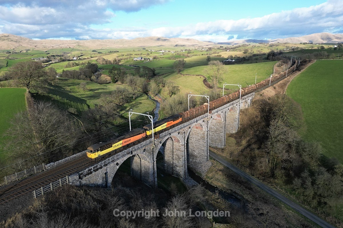 JL - 24.2.23 56094 & 56090 6J37 Carlisle - Chirk, Docker Viaduct - West Coast Main Line (north to south)
