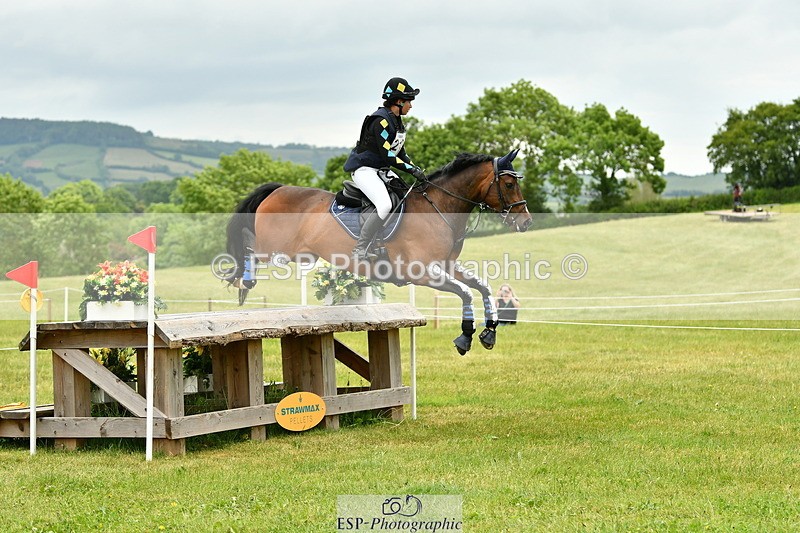 250524A-143532-13758 - C-210-Drew.Munro-DARLING.VAN.OVERIS.Z