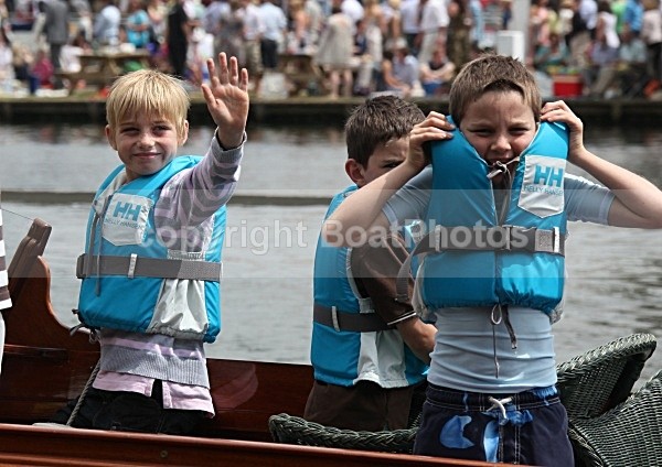 090704 ZERO IMG_7974 - HENLEY REGATTA  SATURDAY 4th JULY 2009