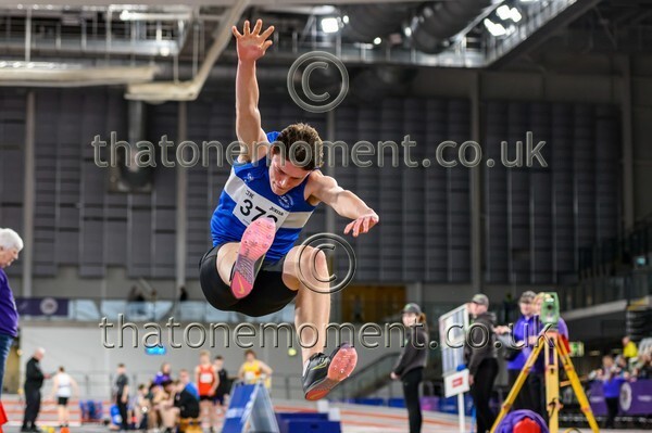 AgeInd25SUN-911938 - Field Male