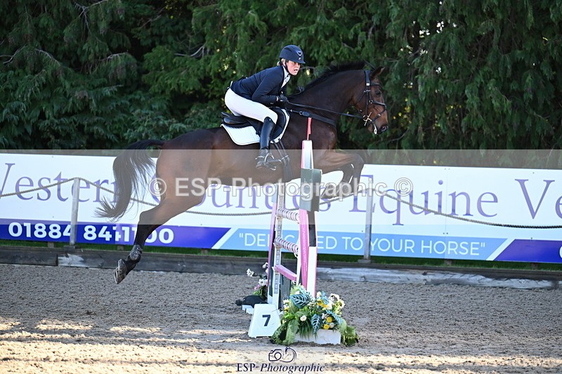 251024A-110549-06685 - B-158-Hannah.Hobhouse