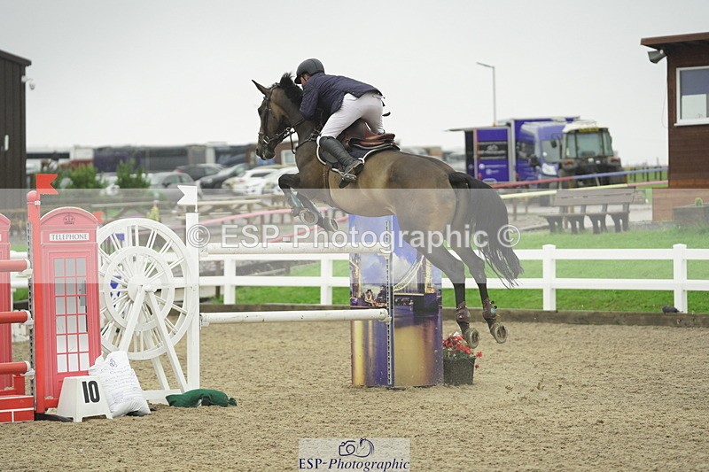 230722A-143002-09714 - Cls 23, 1 Star Gold 1.30m