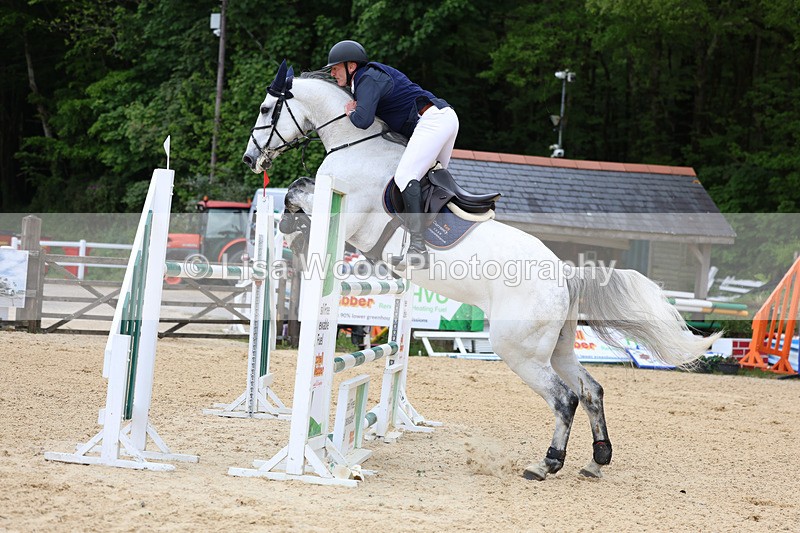 3E7A9652 - Class 9: Senior Foxhunter/1.20 open