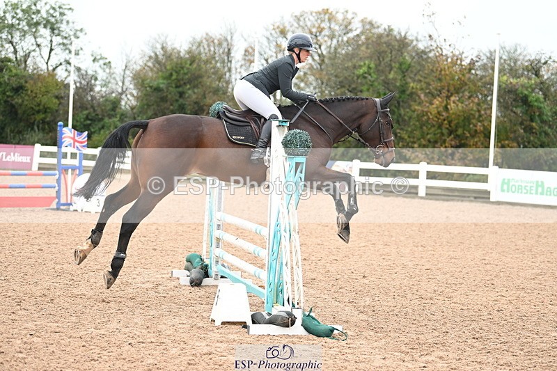 241023A-114932-00633 - Cls 1 British Novice and 90cm Open