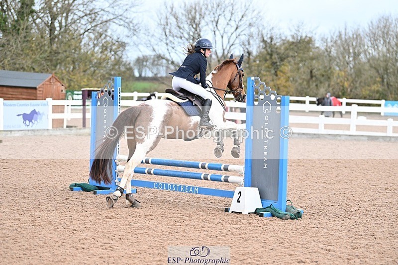 241117X-083044-03070 - Cls 02s Pony intro 70cm