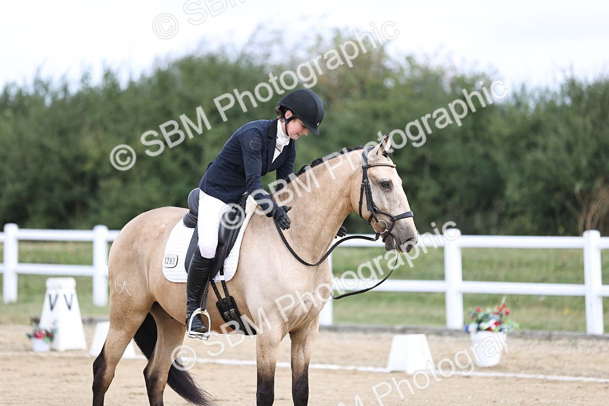 SBM_015319 - Class 14 - Novice 23 - 9.05-10.08