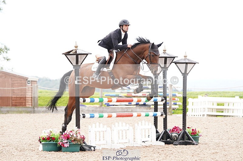 241004A-143422-00746 - Fri 04 Snr Fox & 1.20m Open