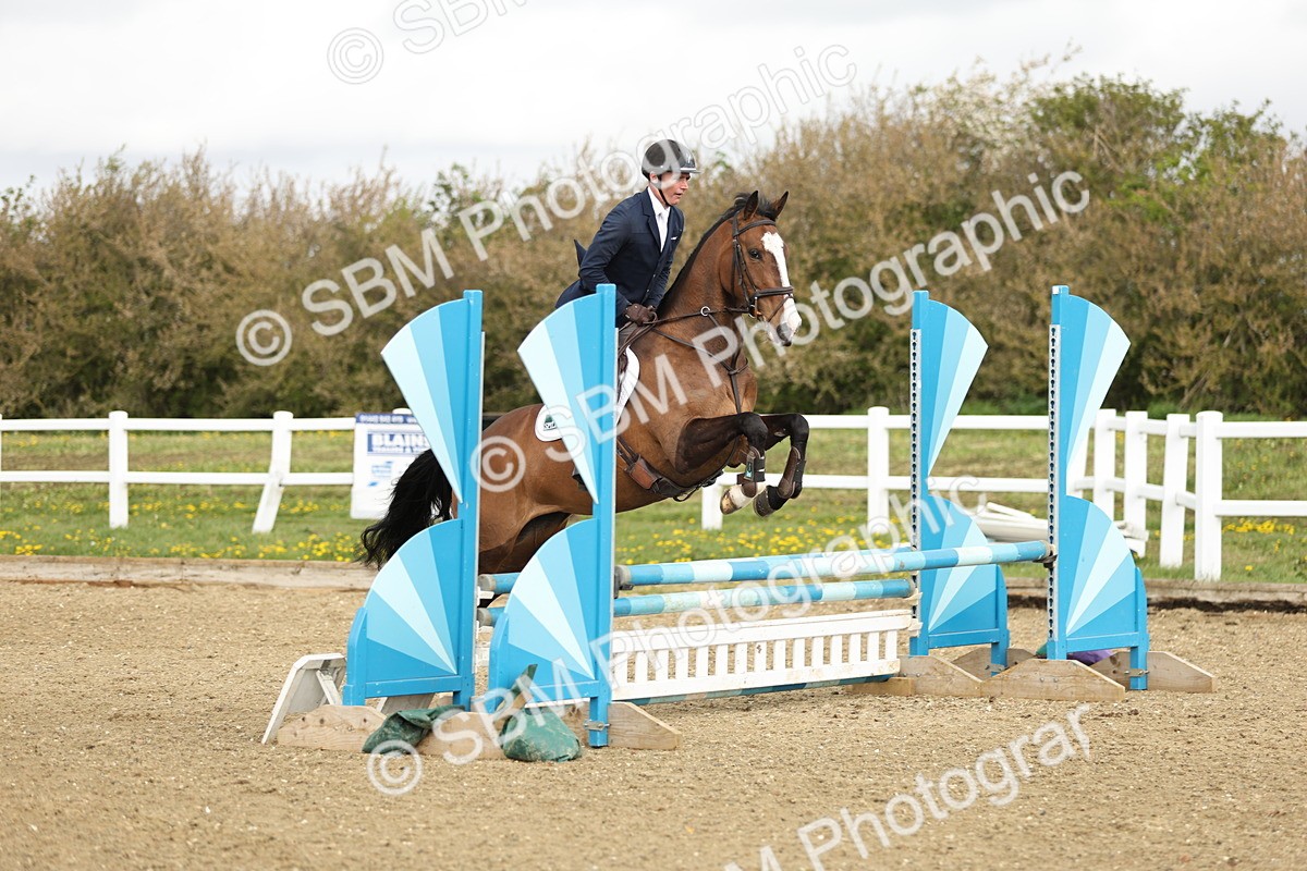SBM_000200 - Class 1 - Clear Round
