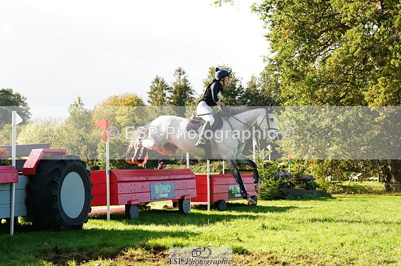 251025A-124928-19513 - F-451-Olivia.Clothier