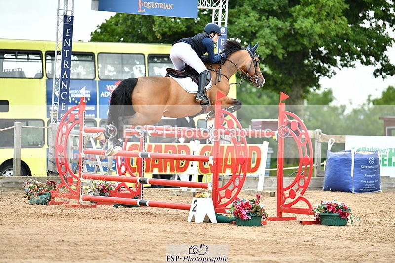 230720A-153218-03915 - Cls 9, 2 Star Big 1.40m Start to break