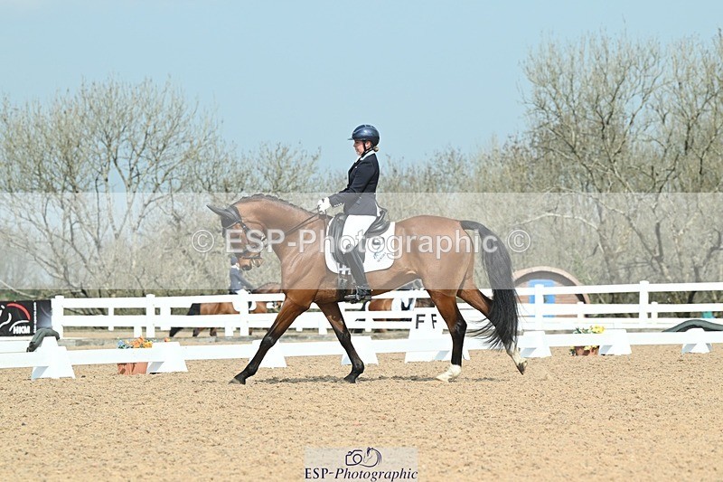 250403-103524-01475 - 036-Abbie.Newbury-Seagry.Viceroy