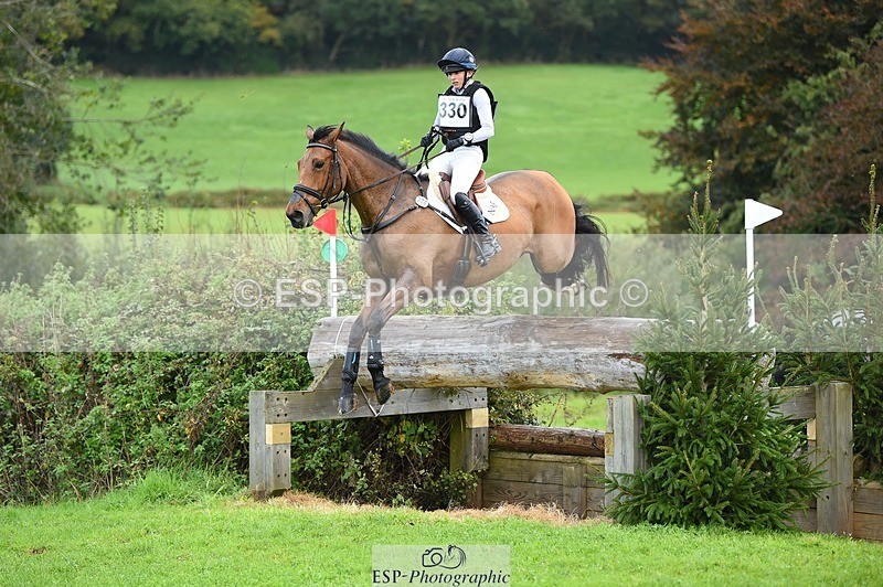 231022-133916-28482 - 330-TRINITY.THANKS.AWFULLY-Imogen.Gloag-XC