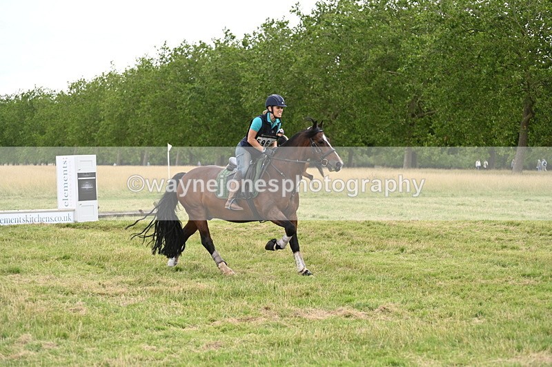 WJ6_4792 - Time at Jump 13:04 to 13:34