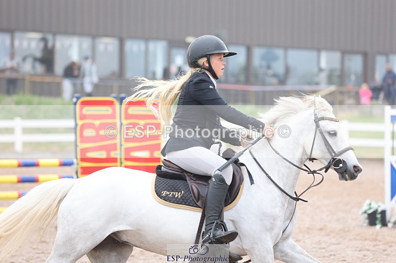 240630A-100518-11719 - Cls 30 British Novice and 80cm Open