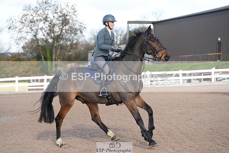 251108-124743-02574 - Cls 13 Foxhunter and 1.20m Open