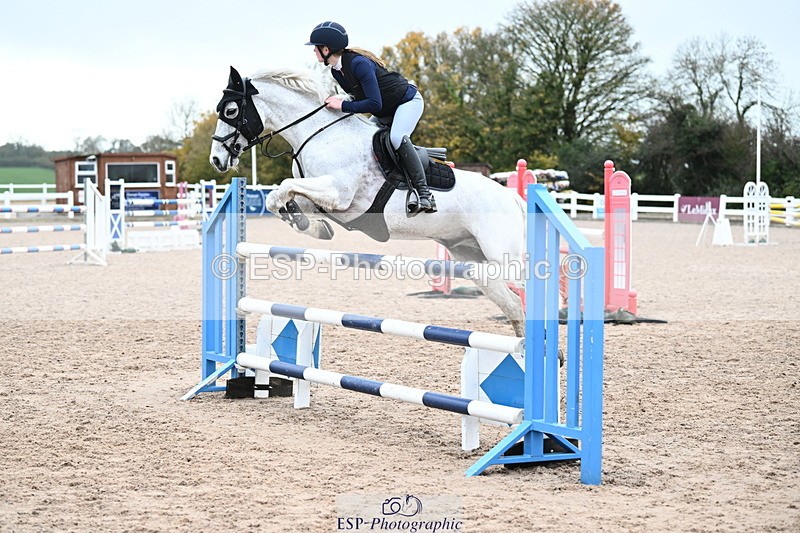 231118A-140635-03280 - Cls 9 Foxhunter & 1.10m Open