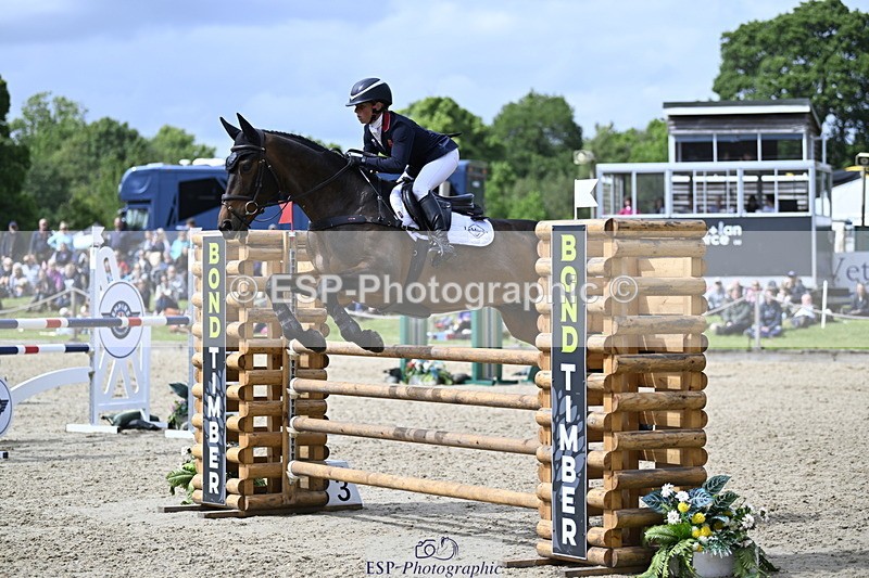 250525A-154847-18378 - C-220-Rosalind.Canter-GRAFFITO